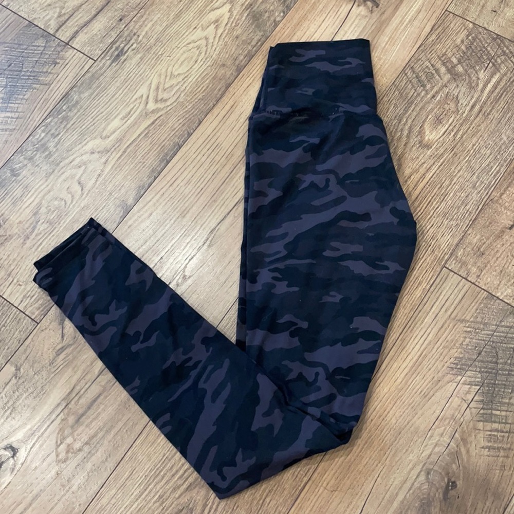 Black Camo Align Style Legging
